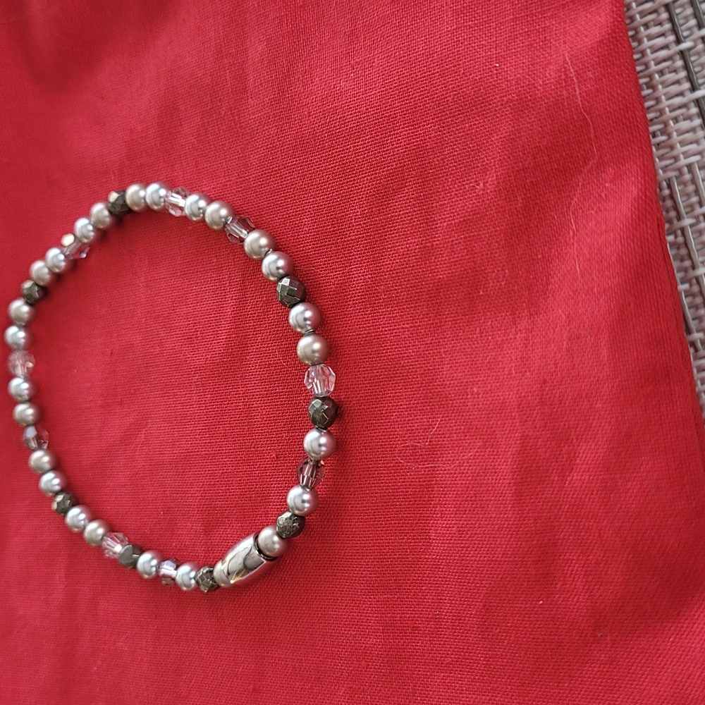 Elegant Silver and Black Beaded Bracelet